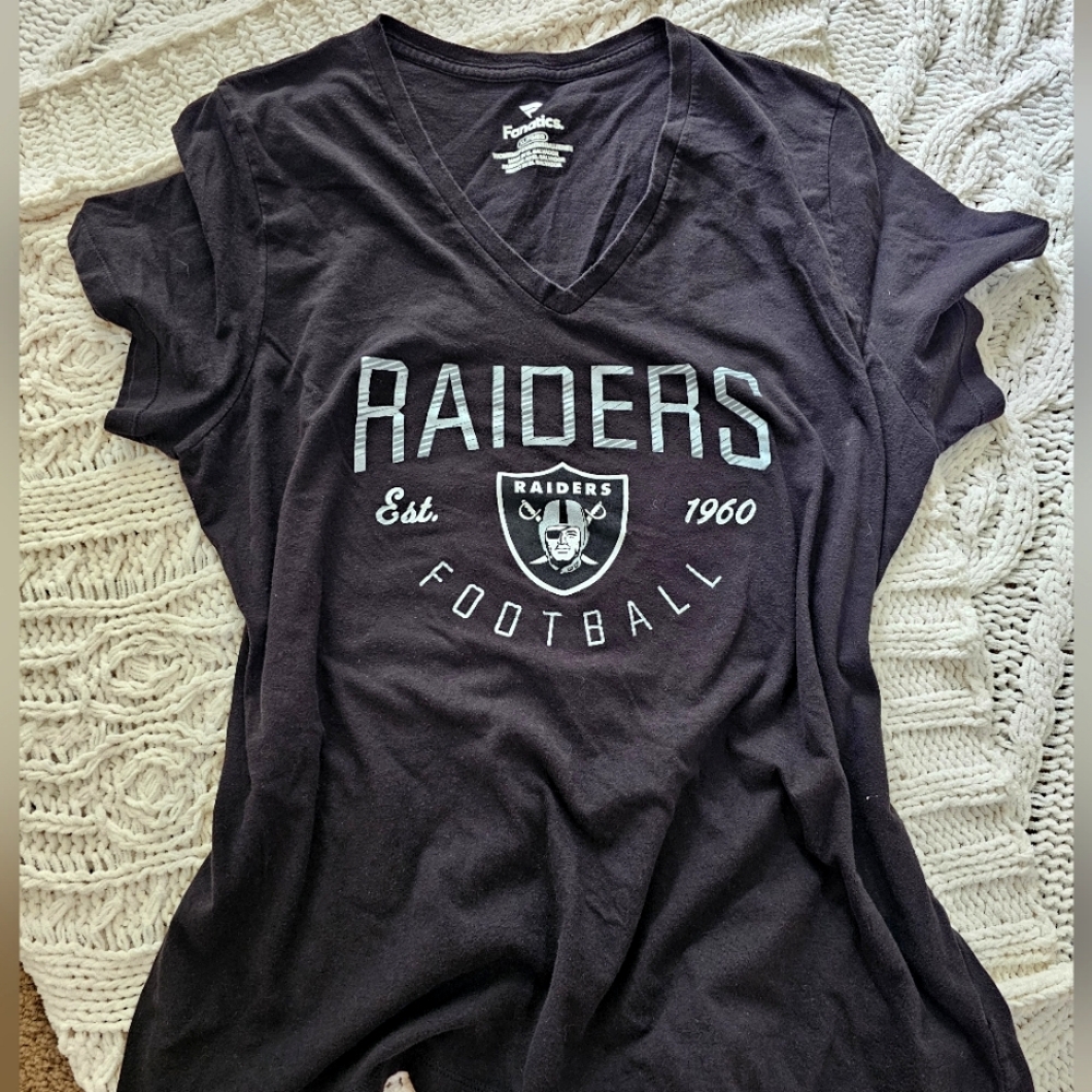 Raiders V-Neck Tee